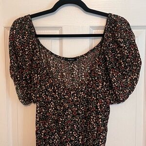 Cute floral off the shoulder crop top with open back and tie close